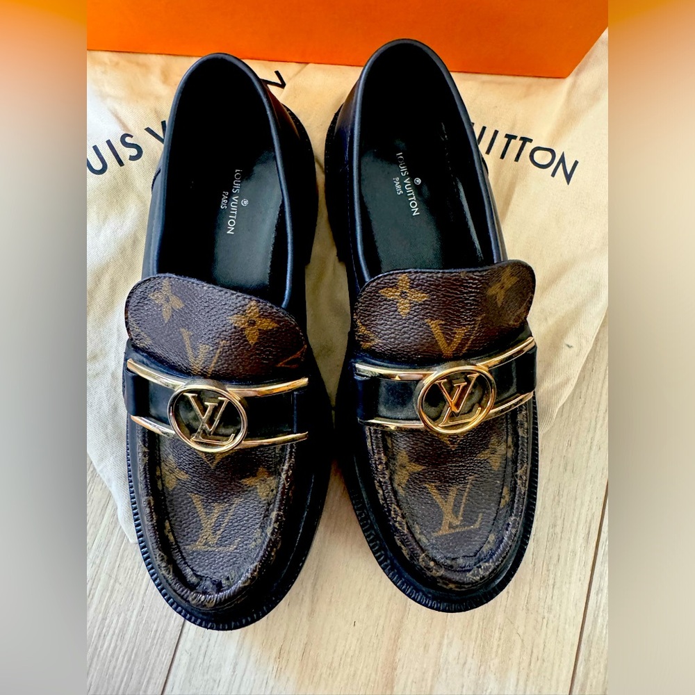 Louis Vuitton Academy loafer